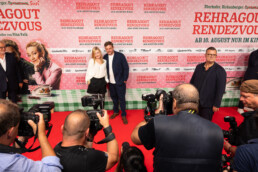 Johanna Gehlen and Sebastian Bezzel at the cinema premiere of the movie 'Rehragout-Rendezvous' in the Mathäser Movie Palace. Munich | 9673 | © Effinger